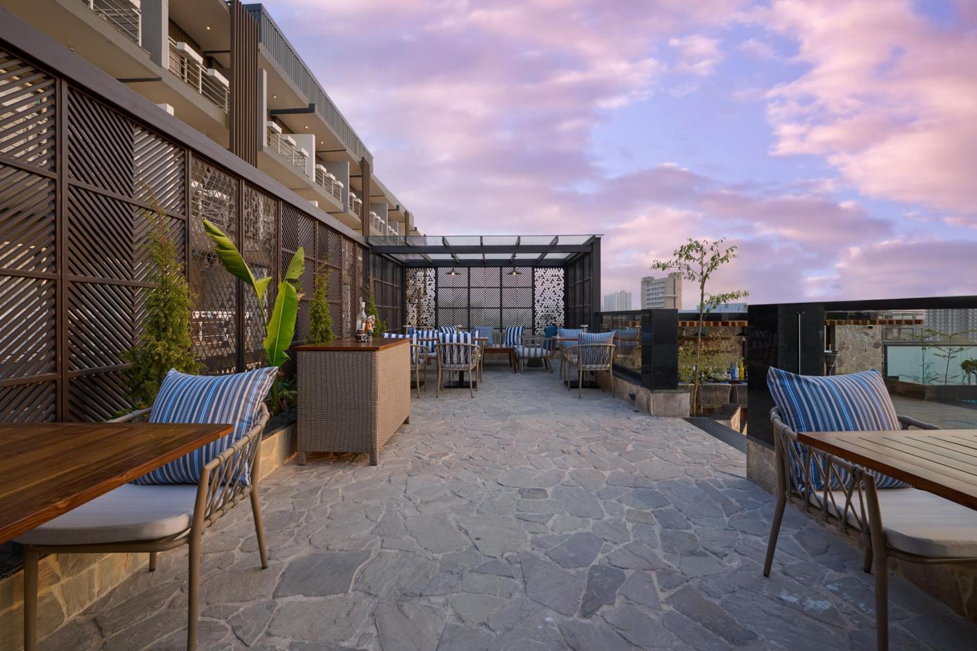 Iris Sarovar Portico Gurgaon Exterior foto
